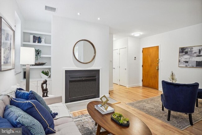2138 California St NW in Washington, DC - Building Photo - Building Photo