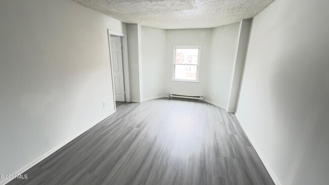 3132 6th Ave in Troy, NY - Building Photo - Building Photo