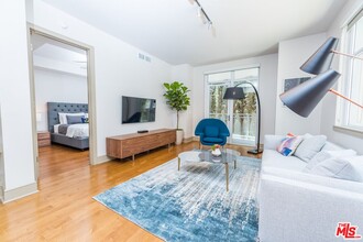 10700 Wilshire Blvd in Los Angeles, CA - Building Photo - Building Photo