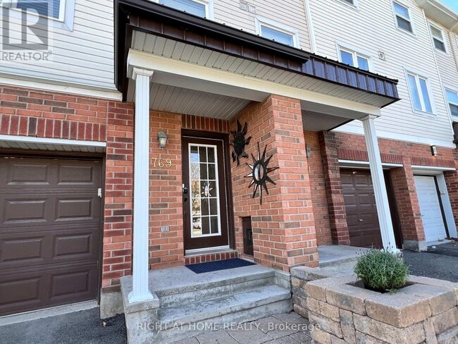 769 Cobble Hill Dr in Ottawa, ON - Building Photo - Building Photo