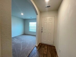 305 Cres Park Dr in Jarrell, TX - Building Photo - Building Photo