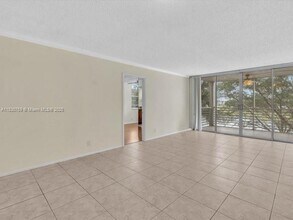 9311 Orange Grove Dr in Davie, FL - Building Photo - Building Photo