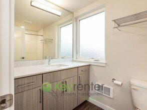 1800 NW 85th St in Seattle, WA - Building Photo - Building Photo