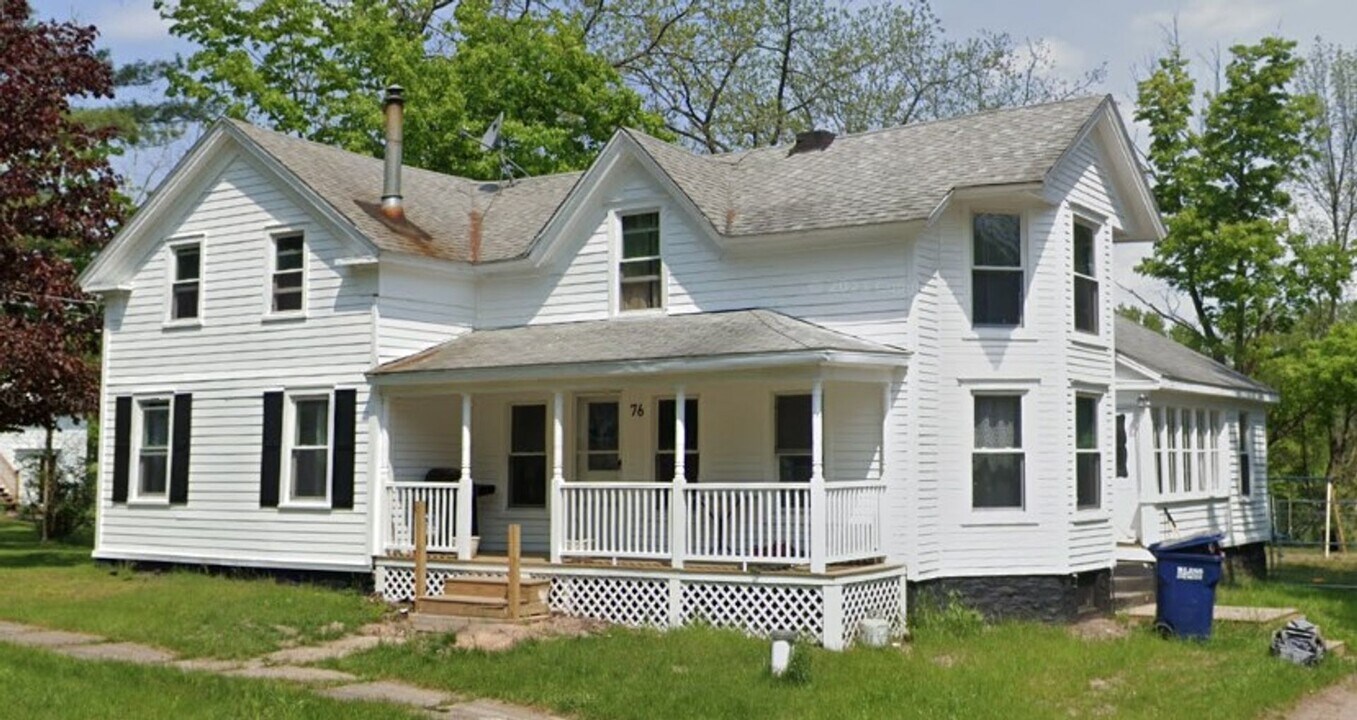 76 Frederick St in Constantia, NY - Building Photo