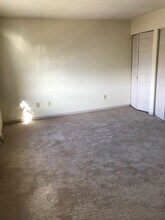 93 Nottingham Dr in Chambersburg, PA - Foto de edificio - Building Photo