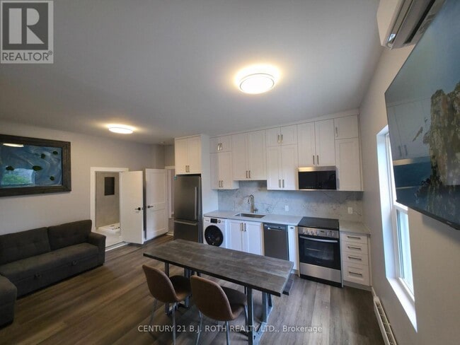 property at 82 Albert St N