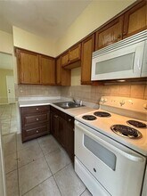 148 NW 40th Ct in Oakland Park, FL - Building Photo - Building Photo