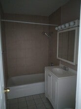 113 E Poos Dr, Unit 115A in New Baden, IL - Building Photo - Building Photo