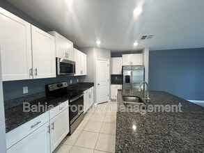 582 Royal Empress Dr in Ruskin, FL - Building Photo - Building Photo