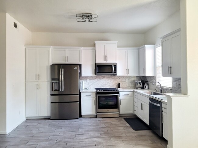 3143 Minturn Way in Rancho Cordova, CA - Foto de edificio - Building Photo