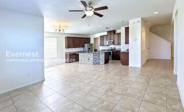 10126 Celtic Ash Dr in Ruskin, FL - Building Photo - Building Photo