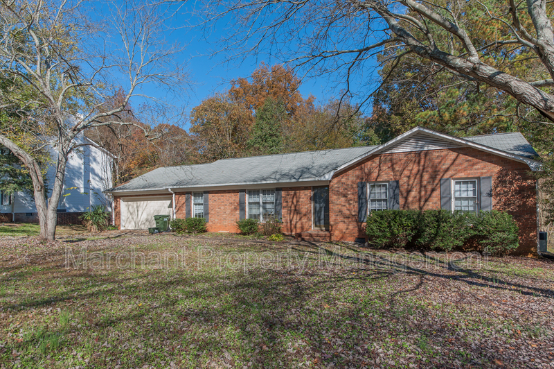 49 Cobblestone Rd in Greenville, SC - Building Photo