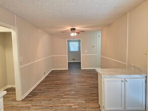 1068 Baker Ln in Marietta, GA - Building Photo - Building Photo