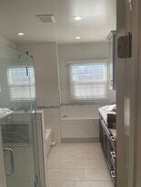 1067 W 83rd St in Los Angeles, CA - Building Photo