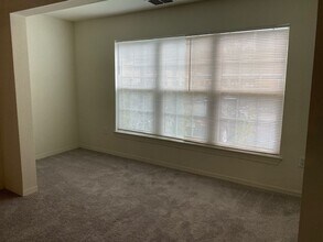 5455 Vineland Rd in Orlando, FL - Building Photo - Building Photo
