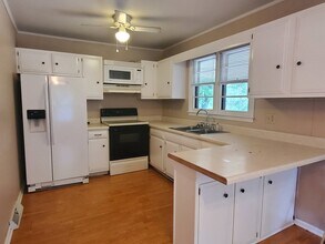 255 Sunset Ln in Columbia, TN - Foto de edificio - Building Photo