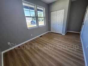 1162 W Ewing St in Clinton, IN - Building Photo - Building Photo