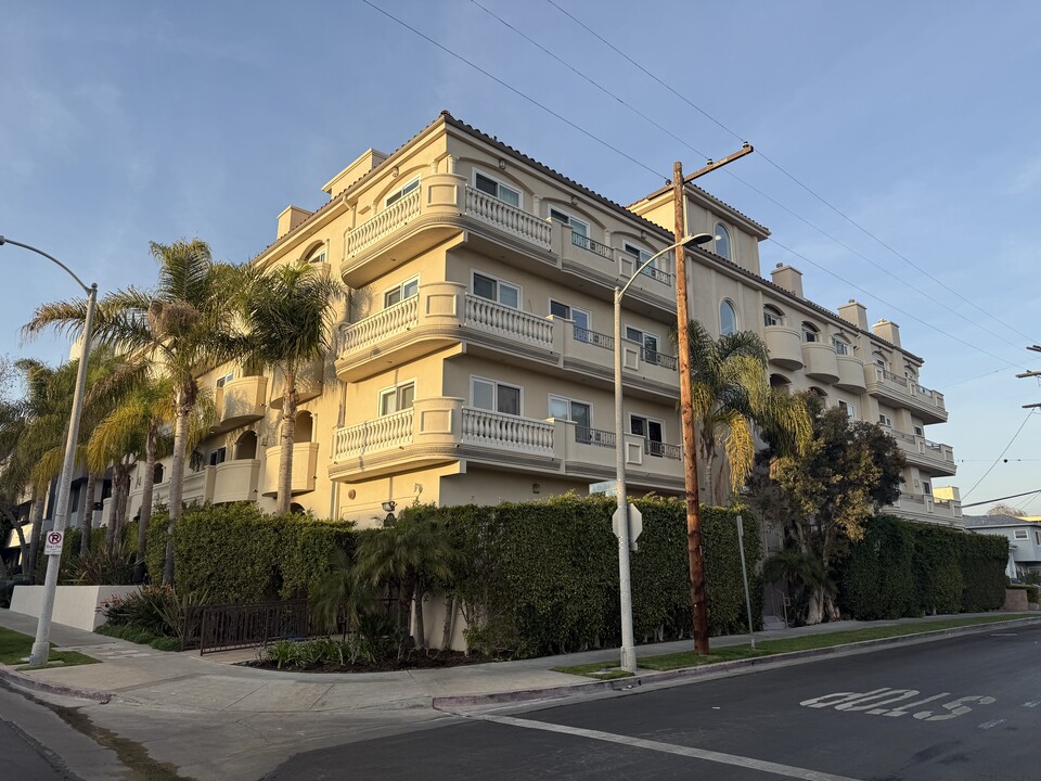 1838 Westholme Ave, Unit 201 in Los Angeles, CA - Building Photo