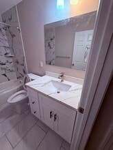 7 Saint James Pl, Unit 724 in Nashua, NH - Foto de edificio - Building Photo