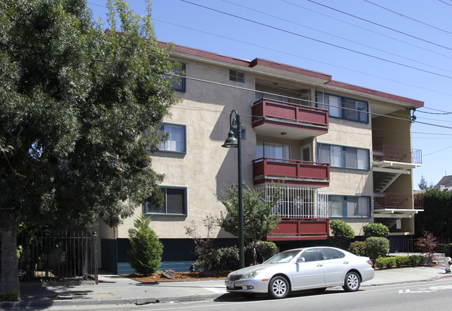 2604 Fruitvale Ave in Oakland, CA - Building Photo - Building Photo