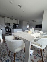 6554 Marsh Ln in Buda, TX - Foto de edificio - Building Photo