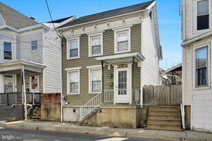 430 E Main St in Schuylkill Haven, PA - Building Photo