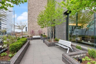 1650 Silver Hill Dr in Tysons, VA - Building Photo - Building Photo