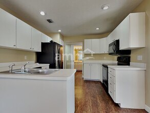 7909 Hathaway Dr in New Port Richey, FL - Foto de edificio - Building Photo