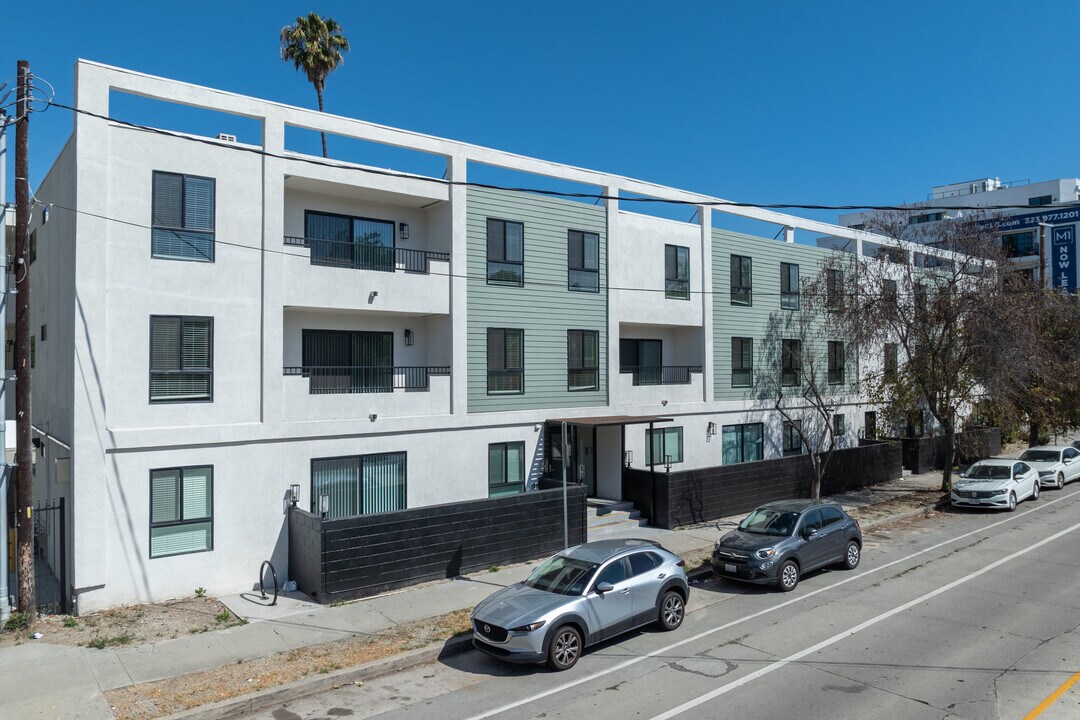 1185 Myra Ave in Los Angeles, CA - Building Photo