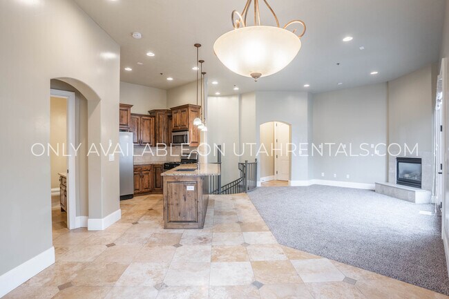 property at 5176 N University Ave