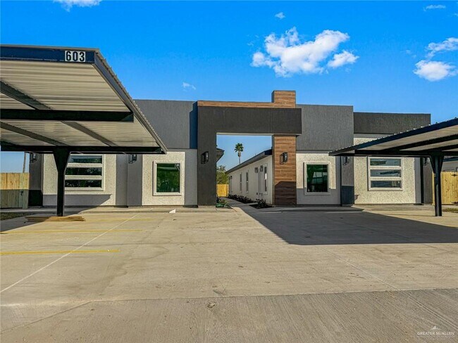 605 Buccaneer Dr in Hidalgo, TX - Building Photo - Building Photo