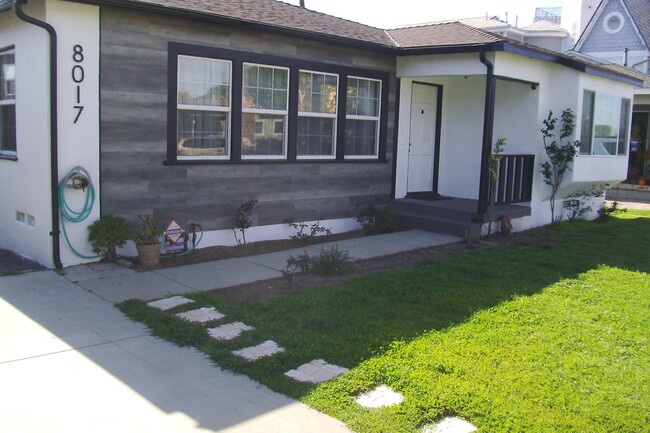 8017 Campion Dr in Los Angeles, CA - Building Photo - Building Photo