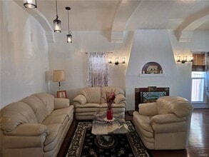 554 Hawthorne St in Glendale, CA - Building Photo - Building Photo