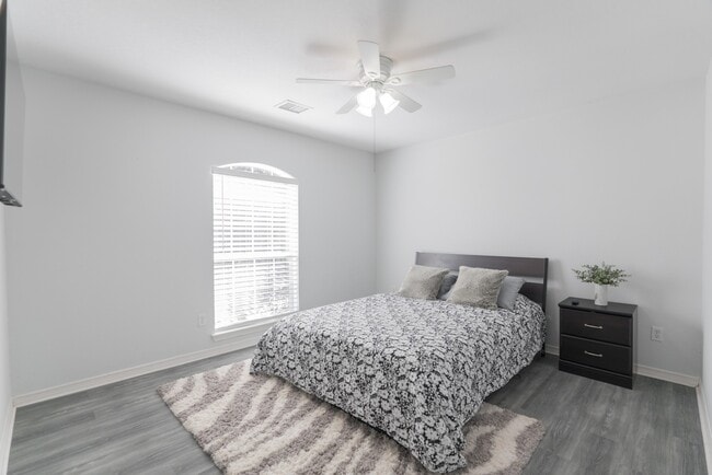 property at 2006 Creek Run Dr