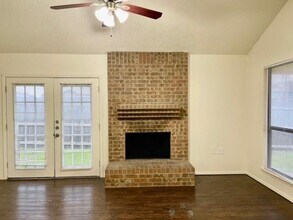 6451 Woodbeach Dr in Fort Worth, TX - Building Photo - Building Photo