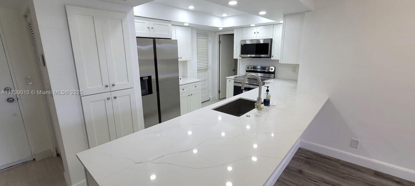 6461 NW 2nd Ave in Boca Raton, FL - Building Photo