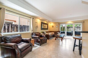 1721 SW 23rd St in Fort Lauderdale, FL - Building Photo