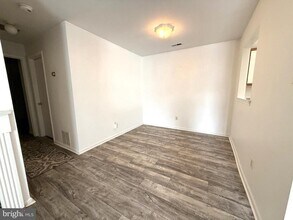 607 Covington Ct in Washington Township, NJ - Building Photo - Building Photo