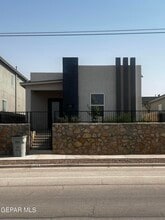 14937 Pebble Hills Blvd in El Paso, TX - Foto de edificio - Building Photo