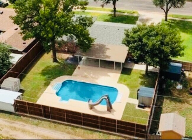 508 Carrol St in Stanton, TX - Building Photo - Building Photo