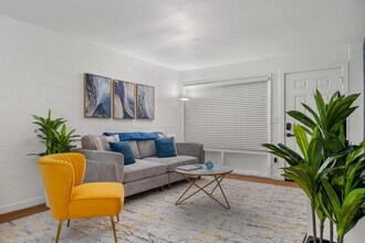 109 E Broadway Rd in Tempe, AZ - Foto de edificio - Building Photo