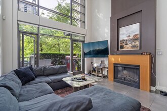 1168 Richards St in Vancouver, BC - Building Photo - Building Photo