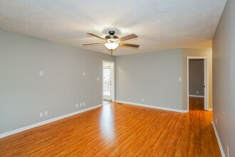 451 Cranklen Cir in Clarksville, TN - Building Photo - Building Photo