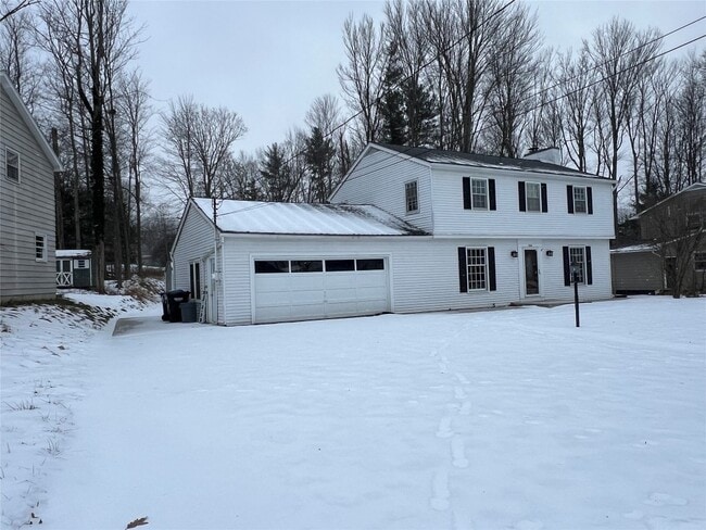2444 Rhonda Dr in Vestal, NY - Building Photo - Building Photo