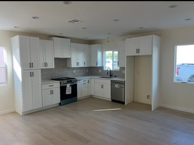 12611 Barbara Ann St, Unit D