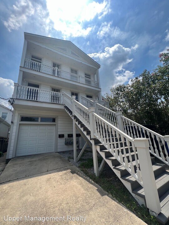 6050 Laurel St in New Orleans, LA - Building Photo