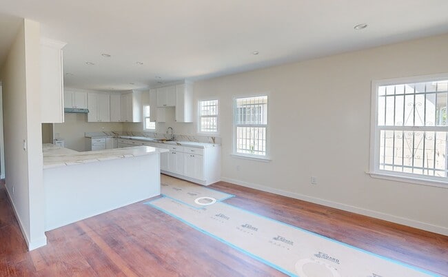 1167 N Berendo St in Los Angeles, CA - Building Photo - Building Photo