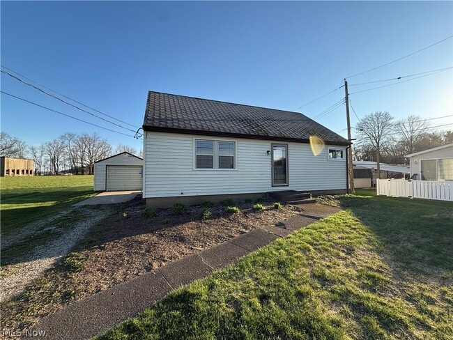 2024 Delaware Dr SE in New Philadelphia, OH - Building Photo - Building Photo