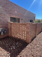7465 Stoney Hill Dr in El Paso, TX - Foto de edificio - Building Photo