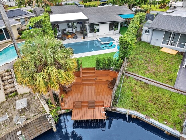 property at 2407 Key Largo Ln